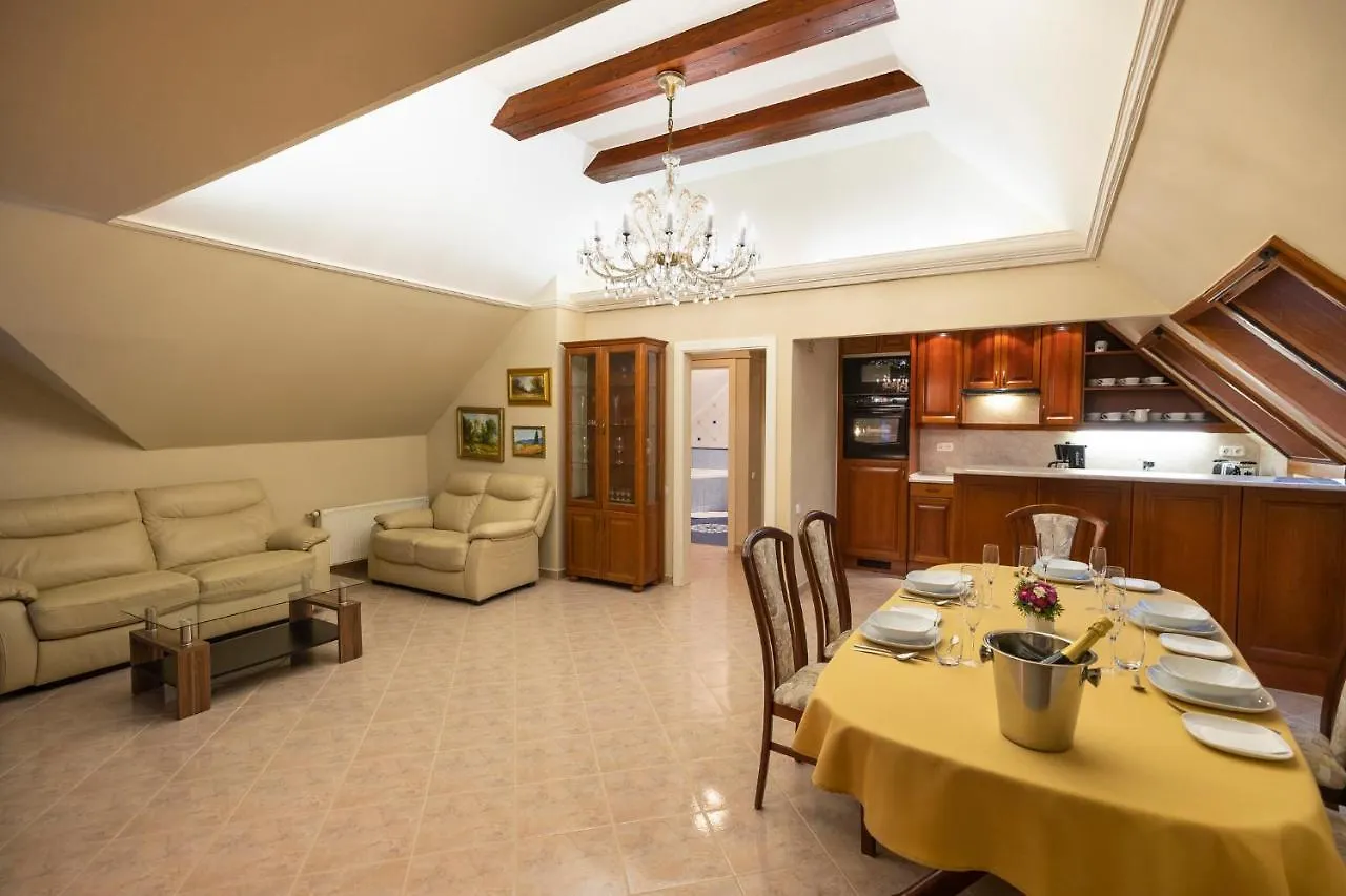 Apartment La Grande Apartman Eger